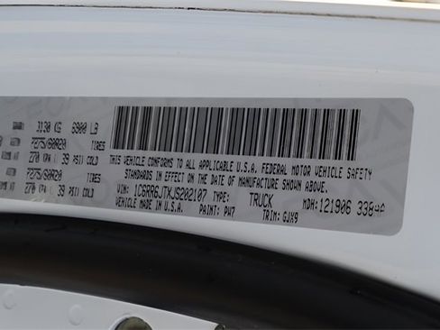 Used 2018 RAM 1500 Laramie w/ Convenience Group image 25