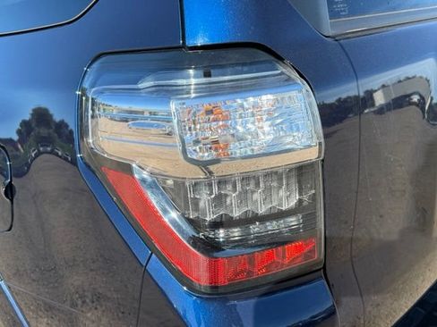 Used 2023 Toyota 4Runner Limited AWD/4WD image 18
