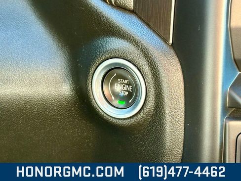 Used 2022 GMC Sierra 2500 AT4 image 31