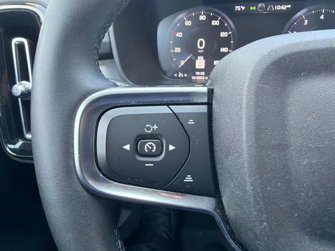 Used 2022 Volvo XC40 T5 Momentum AWD/4WD image 30