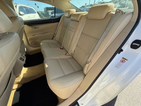 Used 2013 Lexus ES 350 w/ Luxury Pkg & Navigation w/ Luxury Pkg FWD image 13