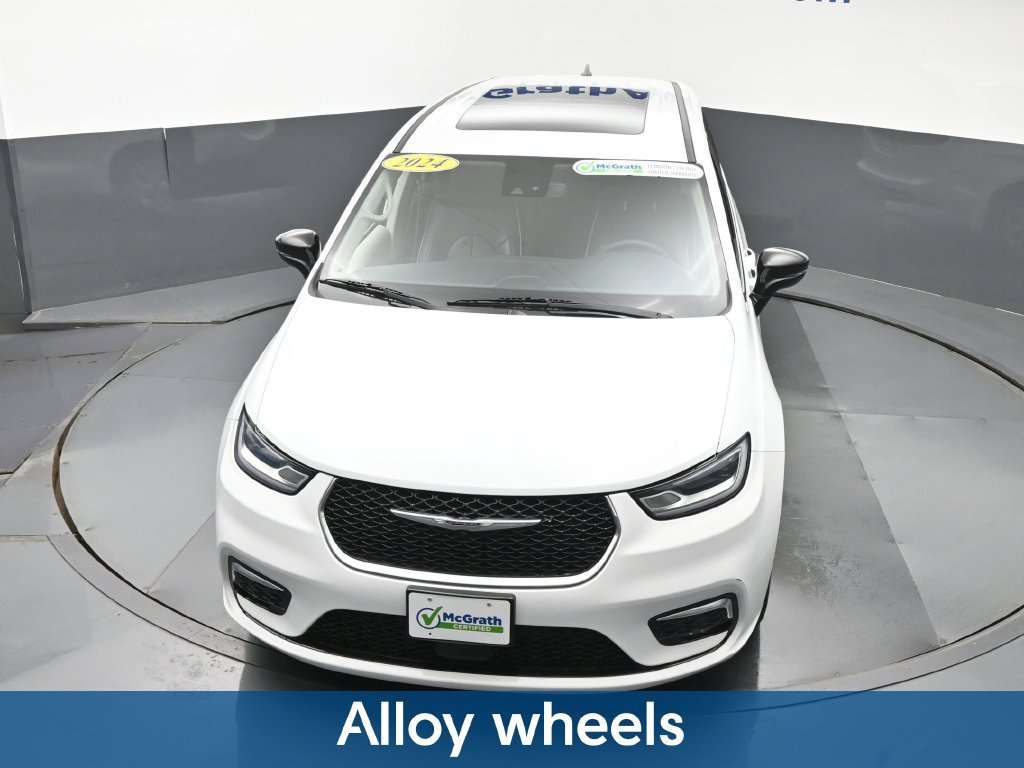Used 2024 Chrysler Pacifica Limited FWD image 28