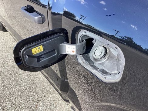 Used 2023 Ford F150 XLT image 12