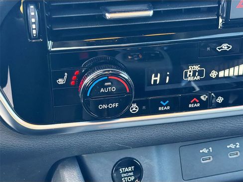 Used 2025 Nissan Rogue SL w/ Tech Package image 22