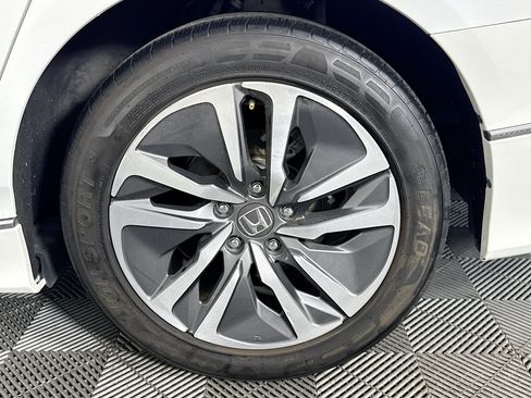 Used 2019 Honda Accord EX image 35