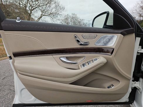 Used 2016 Mercedes-Benz S 550 Sedan image 13