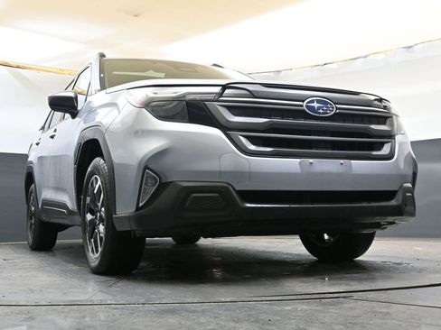 Certified 2025 Subaru Forester Premium AWD/4WD image 36