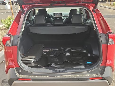 Used 2019 Toyota RAV4 Limited w/ Advanced Technology Package FWD image 6