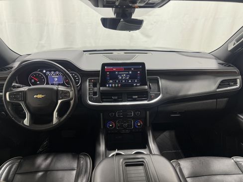 Used 2021 Chevrolet Suburban Premier w/ Premium Package image 17