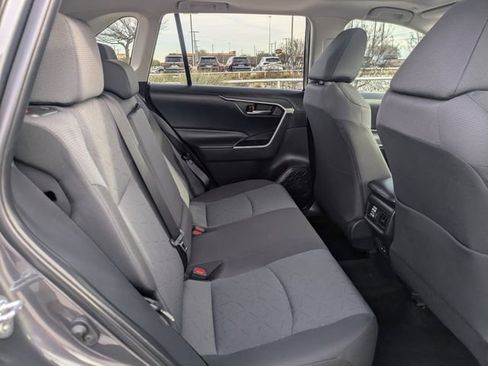 Used 2025 Toyota RAV4 XLE image 30