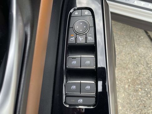 Used 2024 Nissan Pathfinder Platinum w/ Cargo Package AWD/4WD image 16