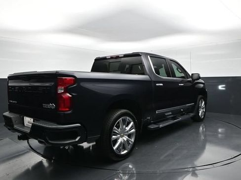 Used 2022 Chevrolet Silverado 1500 High Country w/ Technology Package AWD/4WD image 8