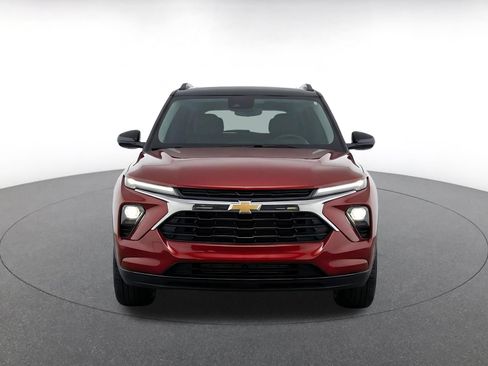Used 2025 Chevrolet TrailBlazer LT FWD image 2