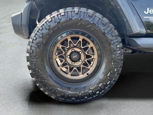 Used 2018 Jeep Wrangler Unlimited Sport S AWD/4WD image 24