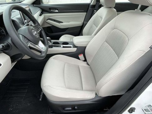 Used 2025 Nissan Altima 2.5 SV image 13