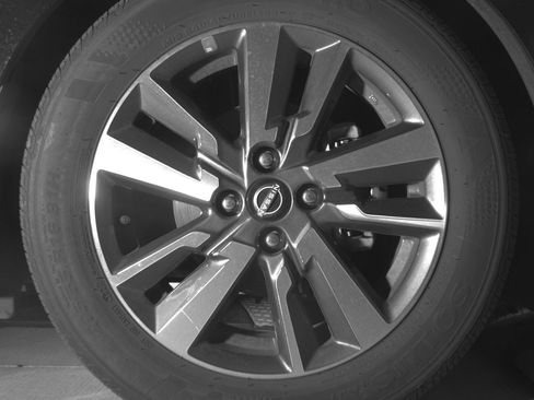 Used 2025 Nissan Versa SV image 13