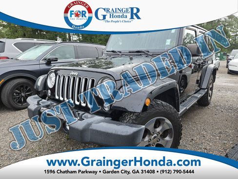 Used 2017 Jeep Wrangler Unlimited Sahara w/ Dual Top Group AWD/4WD image 1