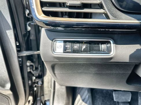 Used 2025 Buick Envision Avenir image 18