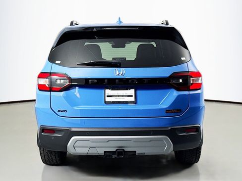 Used 2024 Honda Pilot TrailSport image 4
