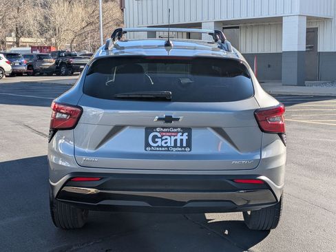 Used 2025 Chevrolet Trax ACTIV w/ Sunroof Package image 7