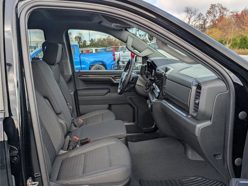 Used 2023 Chevrolet Silverado 1500 LT image 11