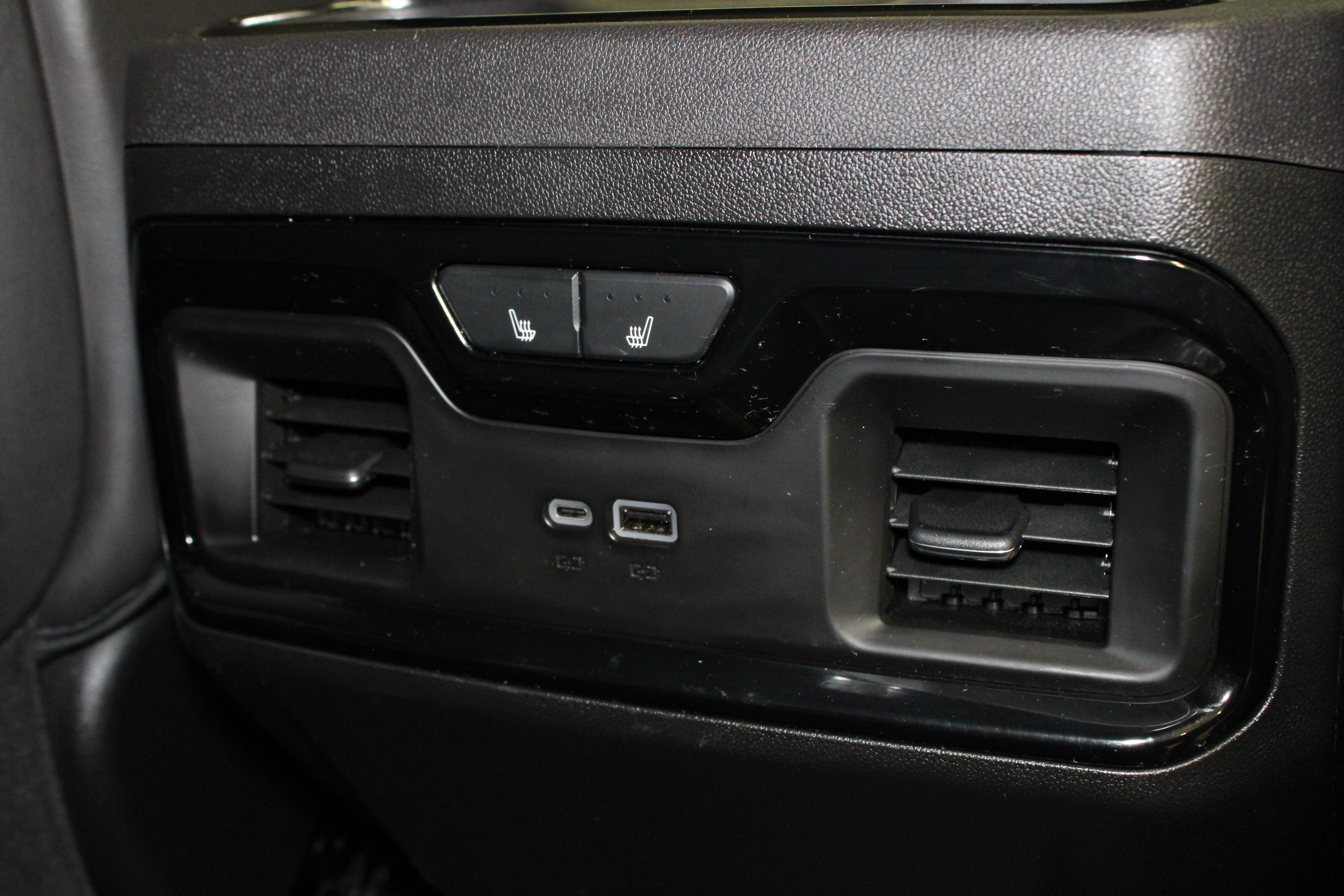Used 2024 GMC Sierra 2500 AT4X AWD/4WD image 19