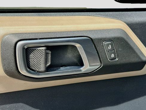 Certified 2022 Ford Bronco Wildtrak AWD/4WD image 18
