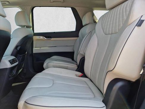 Used 2024 Hyundai Palisade Limited AWD/4WD image 19