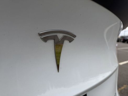 Used 2022 Tesla Model Y Performance image 21