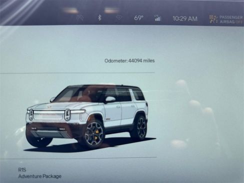 Used 2023 Rivian R1S Adventure image 19