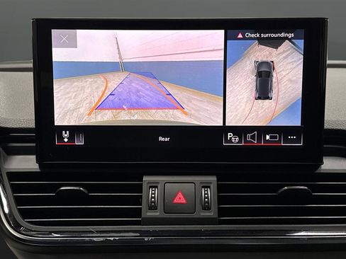 Used 2023 Audi Q5 e Prestige w/ Prestige Package image 11