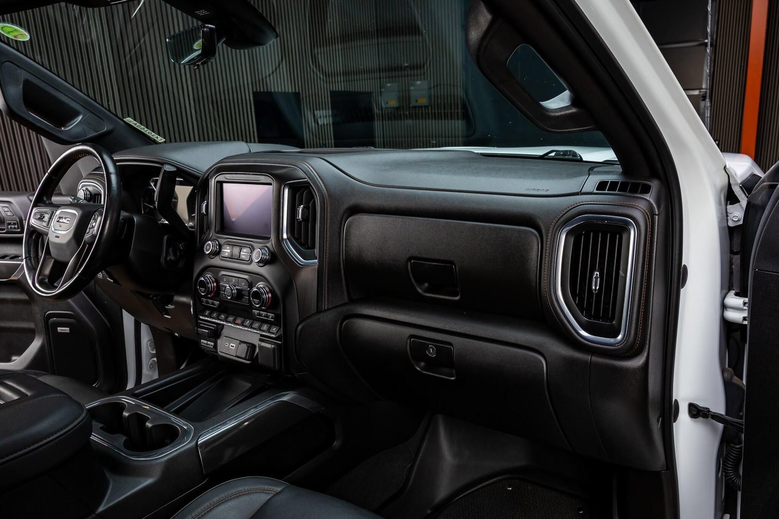 Used 2021 GMC Sierra 2500 AT4 w/ AT4 Premium Plus Package AWD/4WD image 18