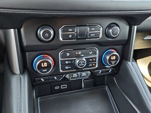 Used 2024 Chevrolet Tahoe LT RWD image 15
