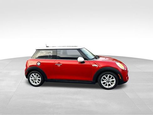 Used 2017 MINI Cooper S image 6