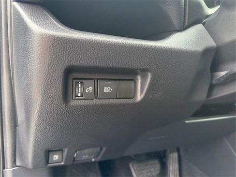 Used 2019 Toyota RAV4 LE image 13