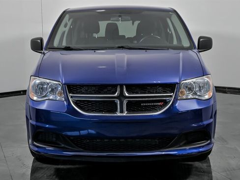 Used 2018 Dodge Grand Caravan SE image 4