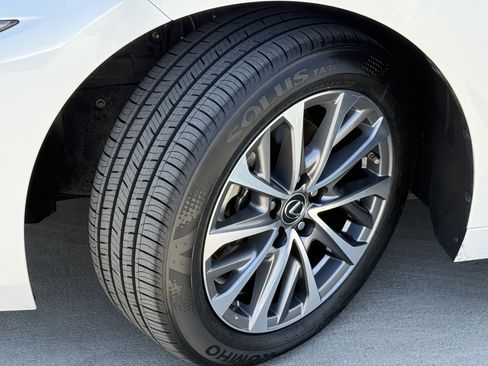 Certified 2024 Lexus ES 350 w/ Accessory Package (Z2) FWD image 15