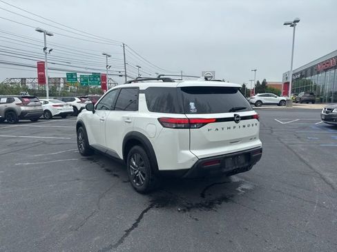 Certified 2023 Nissan Pathfinder SV w/ SV Premium Package AWD/4WD image 5