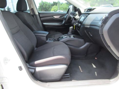 Used 2020 Nissan Rogue S FWD image 10