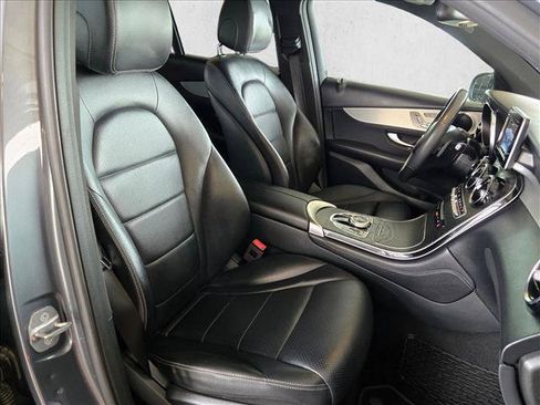 Used 2019 Mercedes-Benz GLC 300 4MATIC image 20