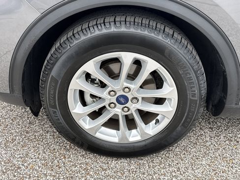 Used 2021 Ford Escape SE image 9