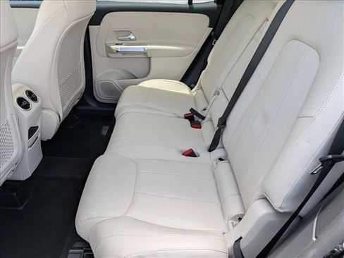 Used 2023 Mercedes-Benz GLB 250 image 17
