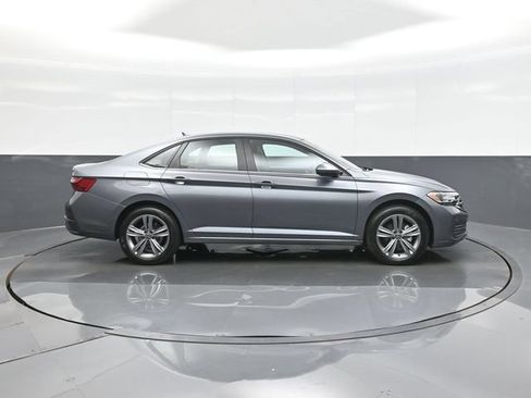 Used 2023 Volkswagen Jetta SE w/ Panoramic Sunroof Package FWD image 8