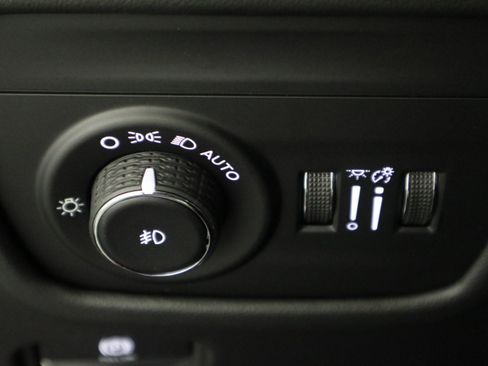 New 2026 Jeep Grand Cherokee Summit AWD/4WD image 33