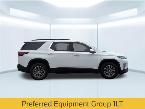 Used 2023 Chevrolet Traverse LT w/ LPO, Cargo Package FWD image 9