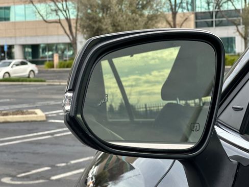 Used 2022 Toyota Highlander Limited image 55