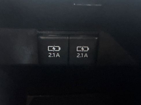 Used 2020 Toyota Camry SE image 34