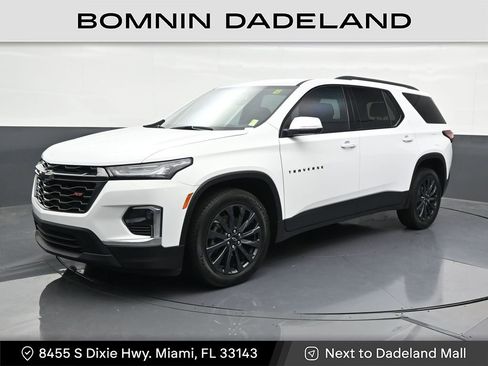 Used 2023 Chevrolet Traverse RS FWD image 1