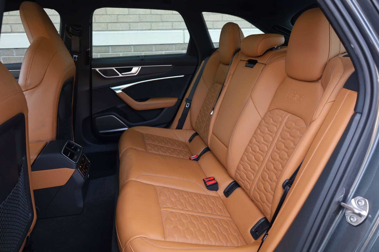 Used 2022 Audi RS 6 w/ Executive Package AWD/4WD image 23