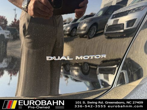 Used 2024 Tesla Model Y Long Range AWD/4WD image 29